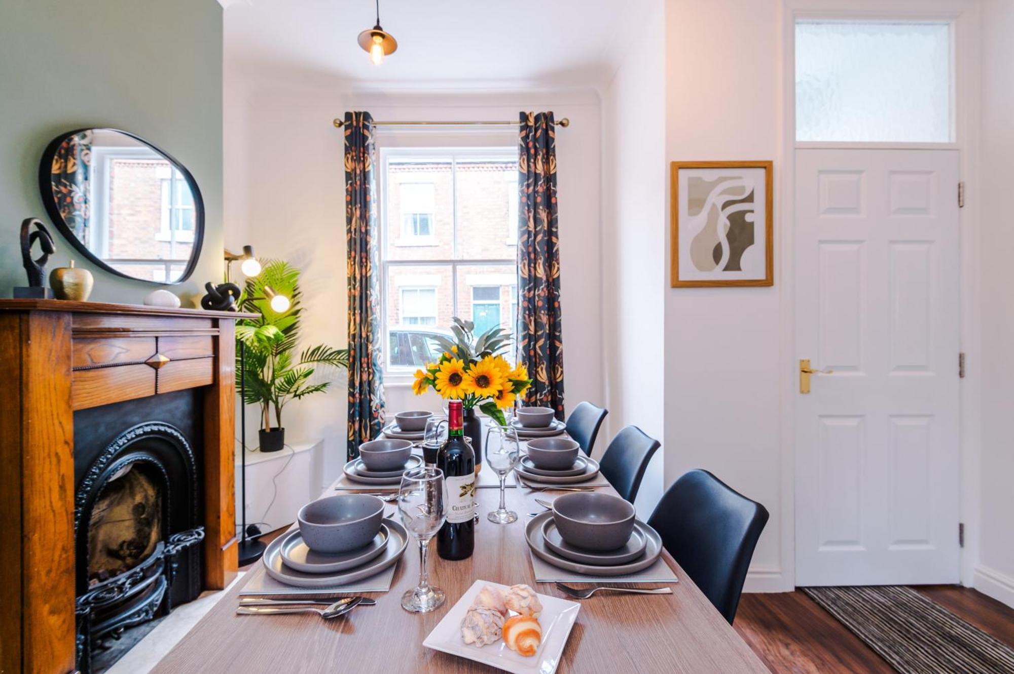 New! Stunning 2-Bed City-Centre Home In Chester By 53 Degrees Property - Ideal For Couples & Groups - Sleeps 6! Eksteriør billede