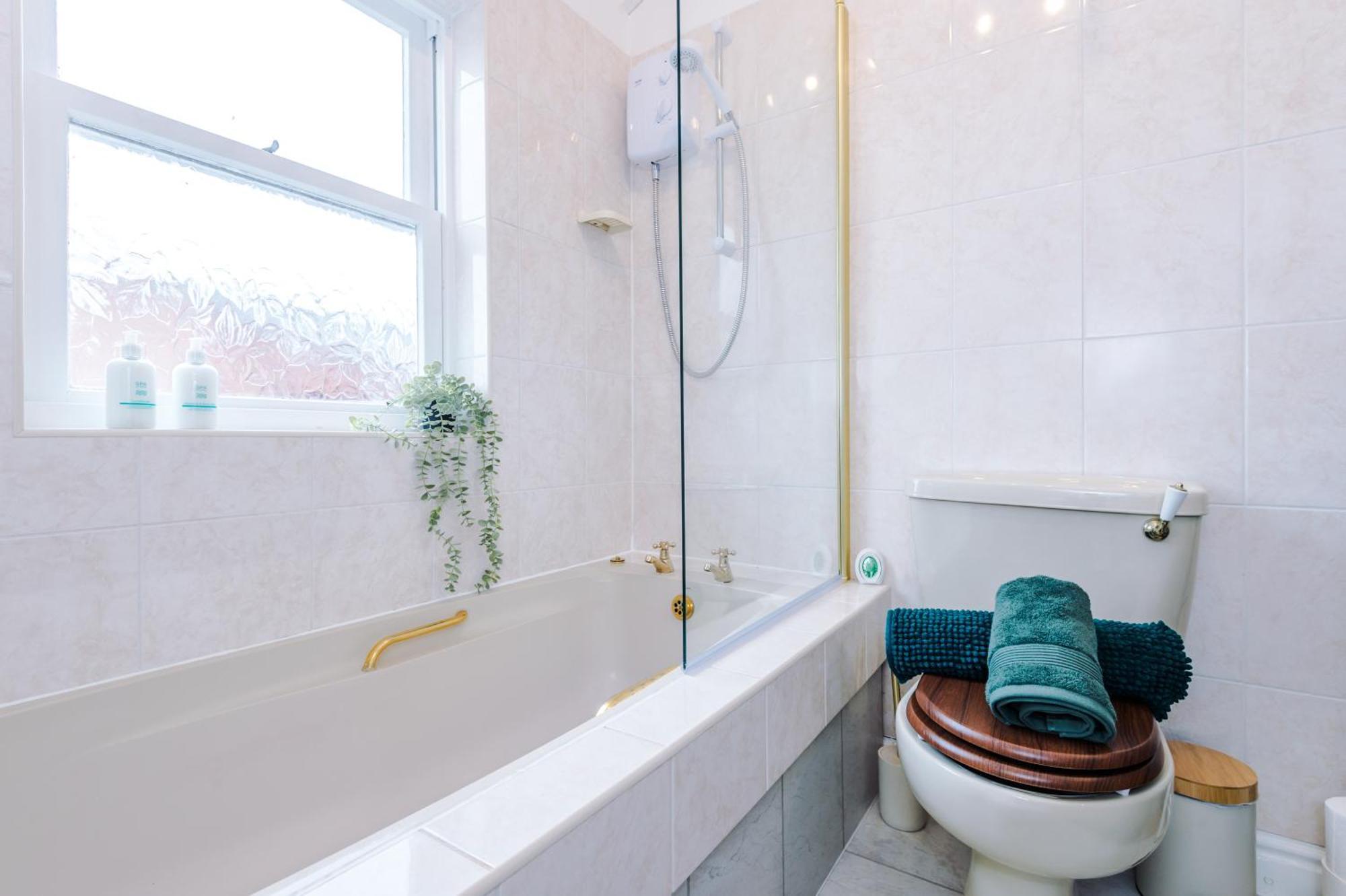 New! Stunning 2-Bed City-Centre Home In Chester By 53 Degrees Property - Ideal For Couples & Groups - Sleeps 6! Eksteriør billede