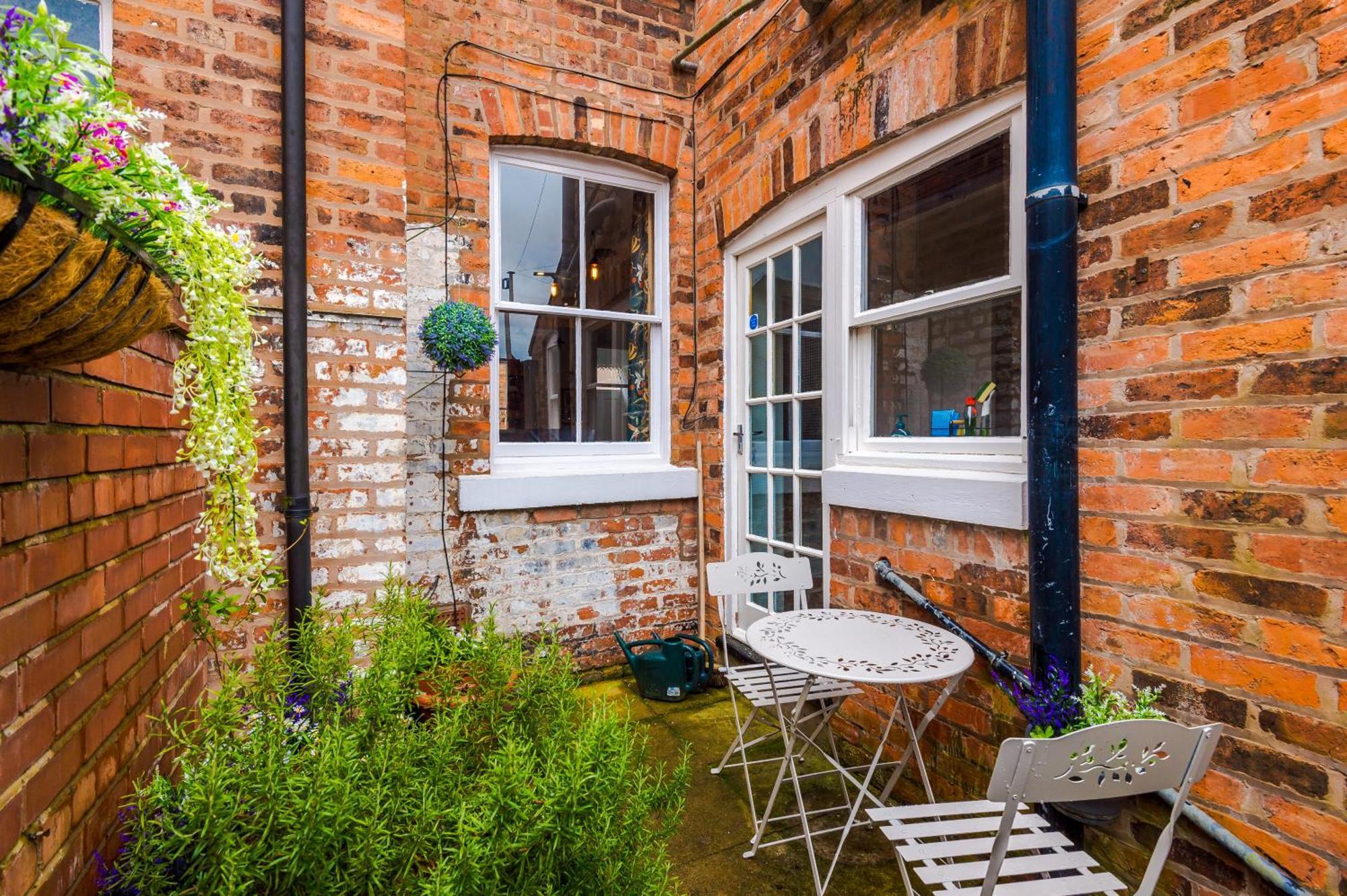 New! Stunning 2-Bed City-Centre Home In Chester By 53 Degrees Property - Ideal For Couples & Groups - Sleeps 6! Eksteriør billede